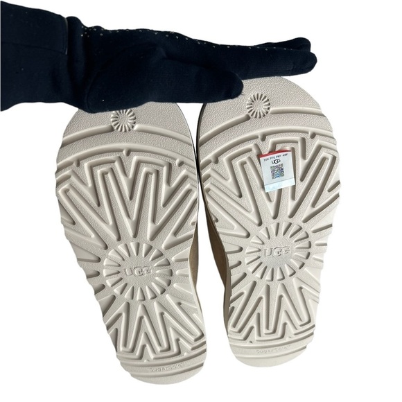 UGG Men’s Goldencoast Slide Sand Santorini Slippers Sanda
